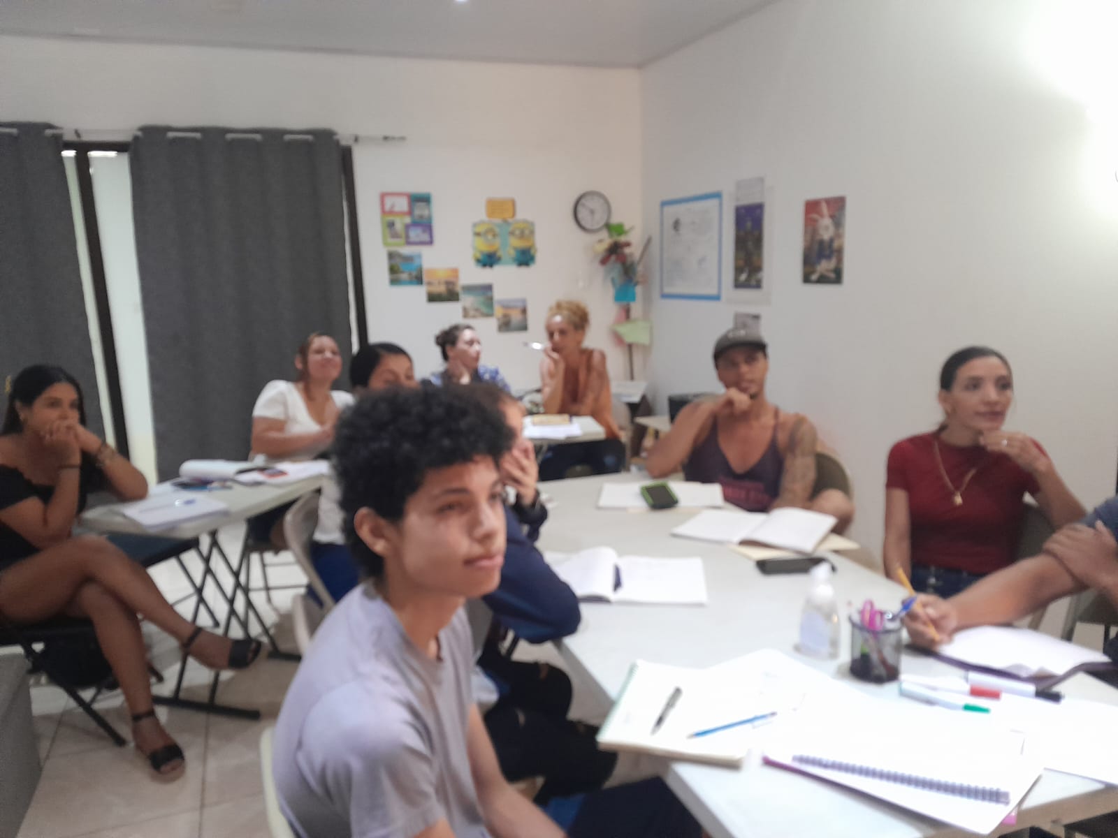 Clases de jóvenes en Lexis Tamarindo